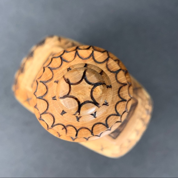 Hand Carved Primitive Wood Bottle Flask - Picture 5 of 8